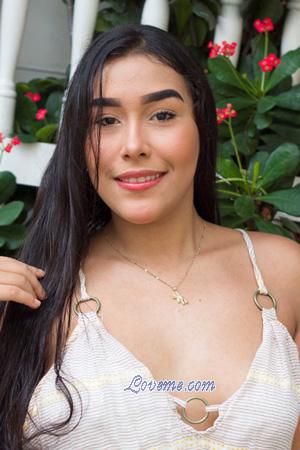 210148 - Daniela Age: 20 - Colombia